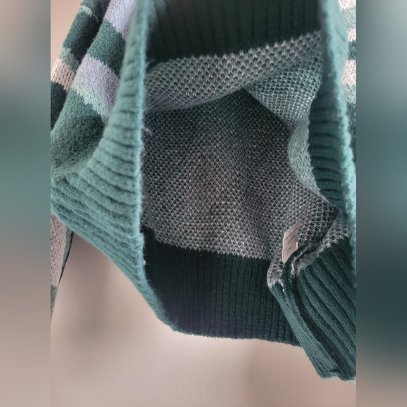 Colorblock Swirl Abstract Cropped Sweater Womens Size Medium - Picture 6 of 8